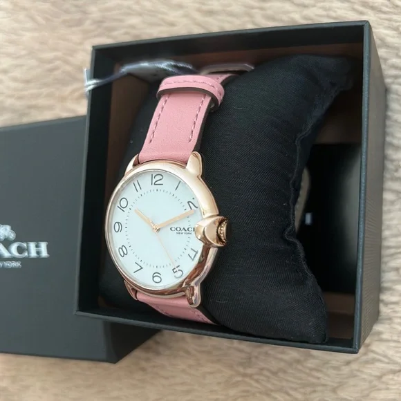 BRAND NEW COACH WATCH - Picture 4 of 7